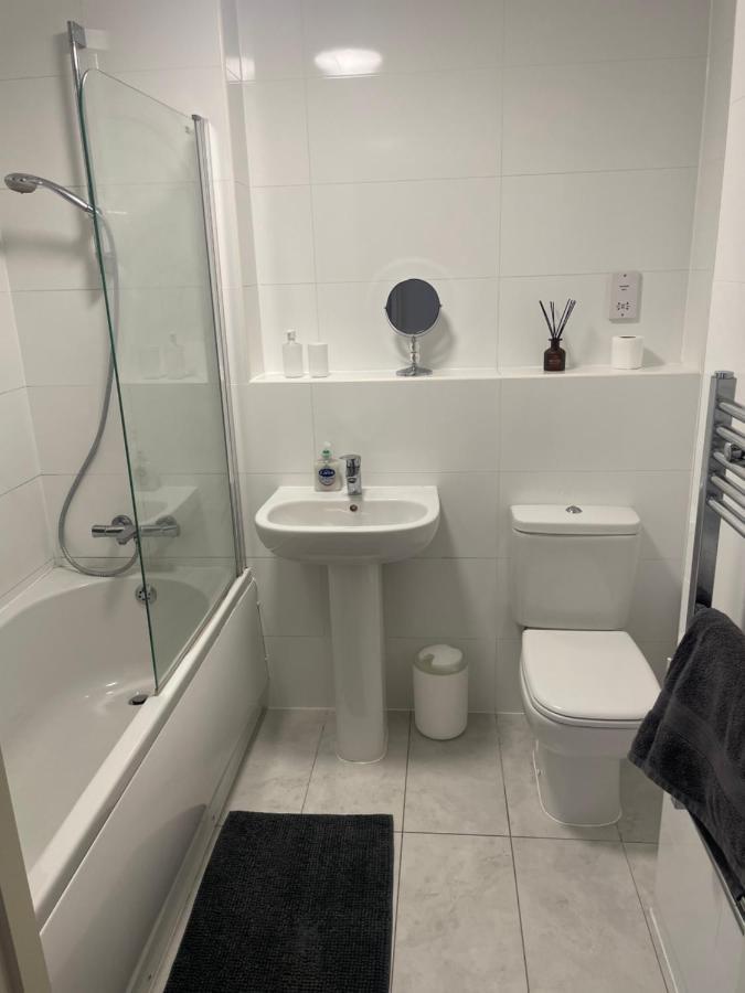 #0202 One Bedroom Serviced Apartment-Free Parking Derby Exterior foto