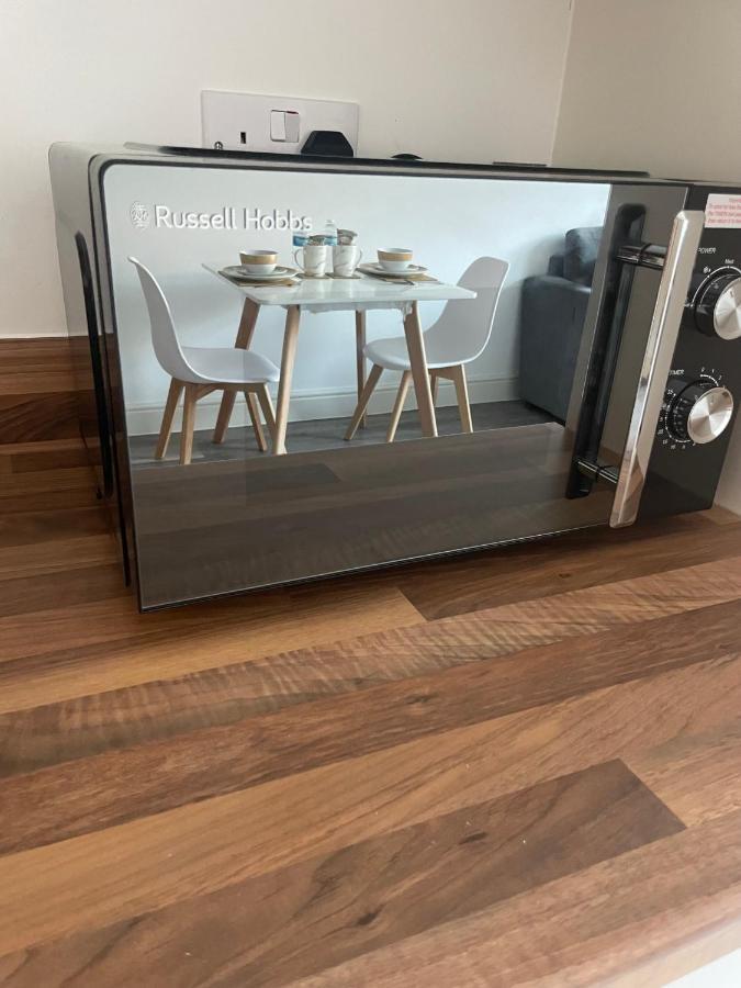 #0202 One Bedroom Serviced Apartment-Free Parking Derby Exterior foto